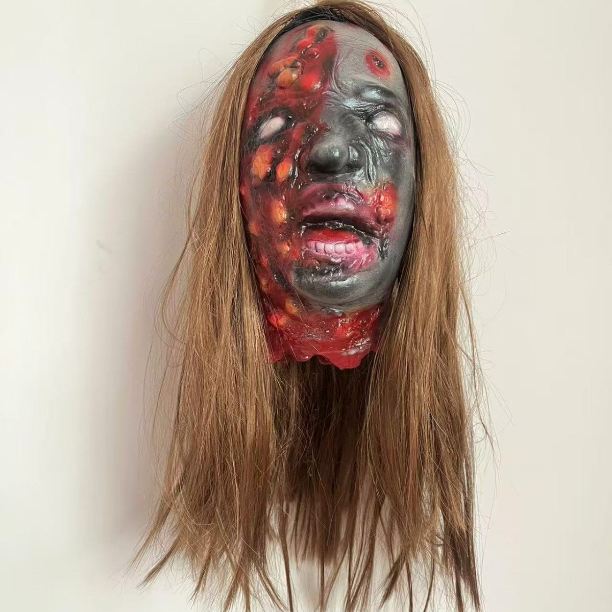 Life-Size Severed Head Horror Prop - Realistic Gory Decapitated Doll for Haunted Houses, Escape Rooms, and Halloween Bar Decor - Professional Grade Slasher Movie Atmosphere Prop